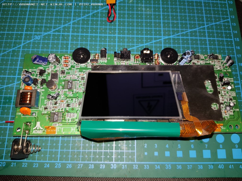 Illustration for article titled INSTALANDO UN LCD EN UNA ATARI LYNX II